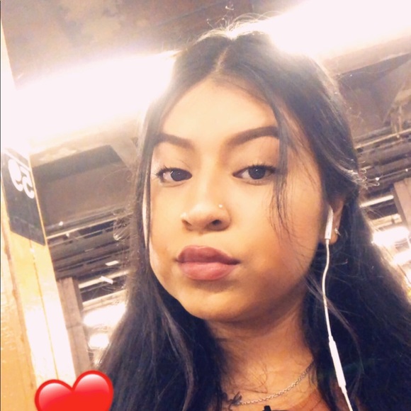 Meet your Posher, Karen - Picture 3 of 5